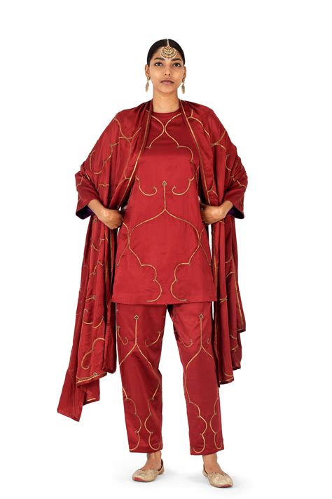 Raw Mango - Merces Red Odhani - Elahe