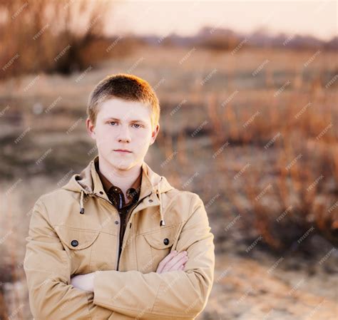 Young Person 的图像结果