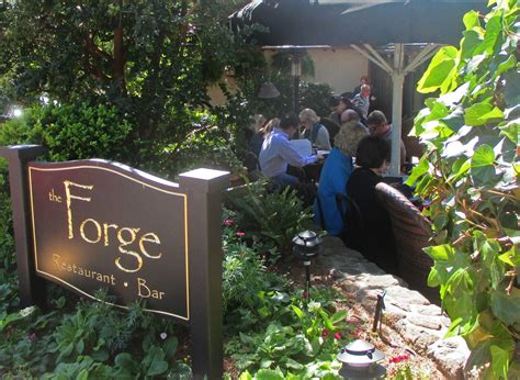 15 Best Dog Friendly Restaurants in Carmel-by-the-Sea