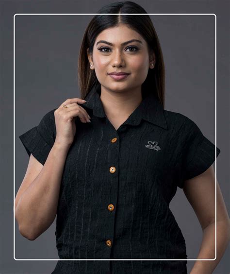 Buy Women's Clothes Online at DnA | Trendy & Affordable Online Clothing ...