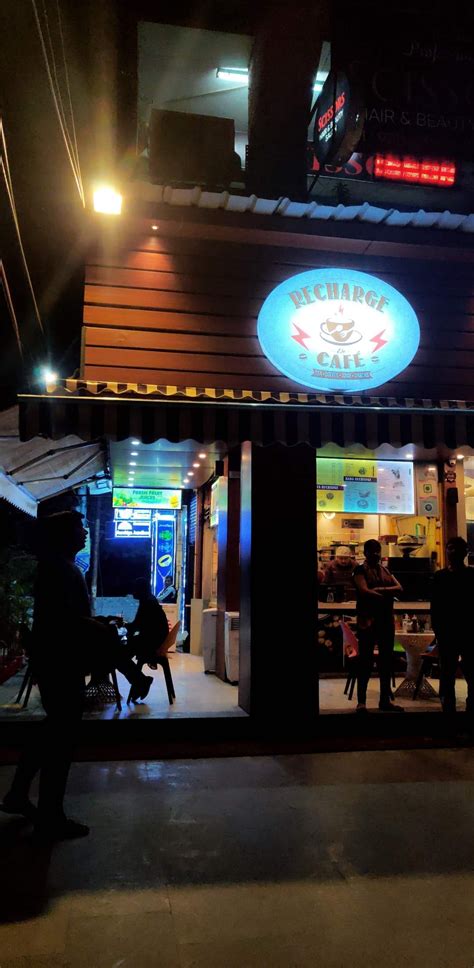 Cheese Lovers? This Outlet Serves Yummiest & Cheesiest Pizzas In Town | LBB