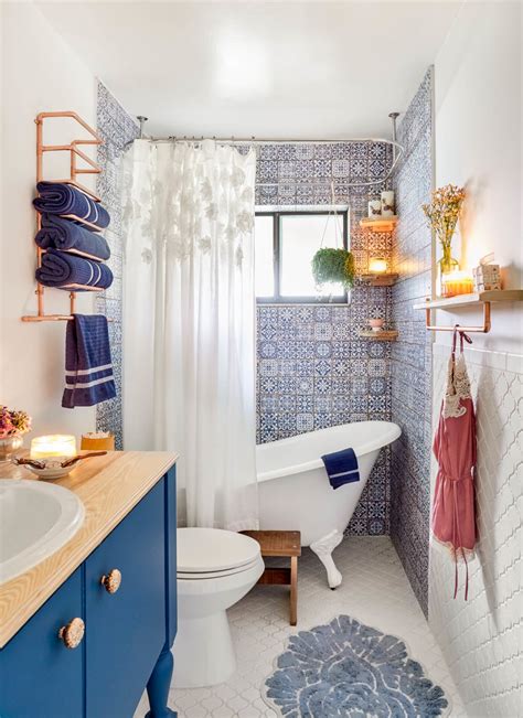 50 Best Small Bathroom Decorating Ideas - Tiny Bathroom Layout & Decor ...