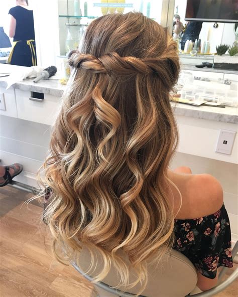 hairstyle down