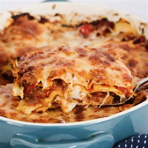 Easy Beef Lasagne | Quick & Easy Recipe - Bake Play Smile