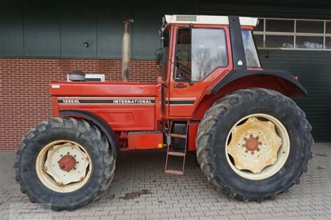 Unverbastelter Originalzustand: Case IH IHC 1255 XL für 31.535 Euro ...
