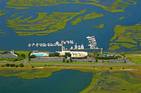 Figure Eight Island Yacht Club in Wilmington, NC, United States ...