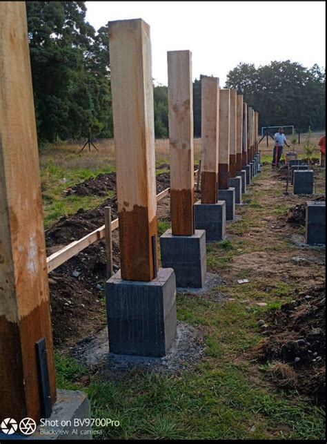 Ideas para jardines con postes de madera