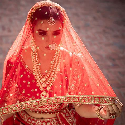 Buy Designer Bridal Lehenga Choli Online For Women