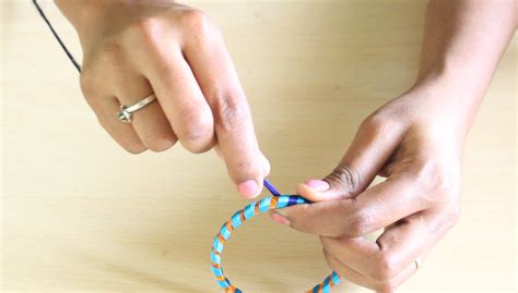 How to Make Thread Bangles 的图像结果