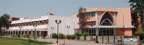 Daulat Ram College: Latest Fees, Courses, Admissions, 2025 Cutoffs, Reviews