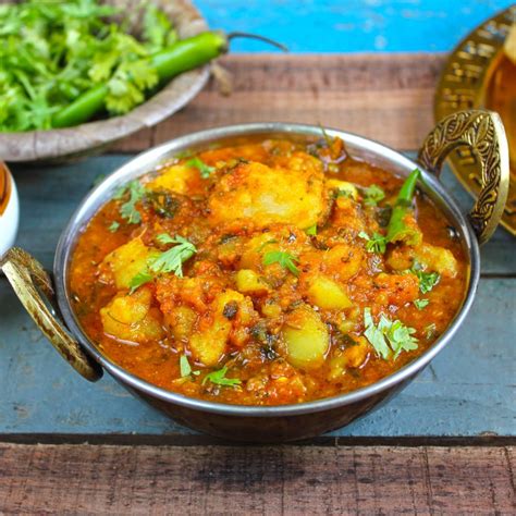 Aloo Ki Sabzi Recipe (Vegan Potato Curry) | Trend Repository