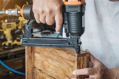 Wood Nailer In Spanish at Mildred Rohe blog