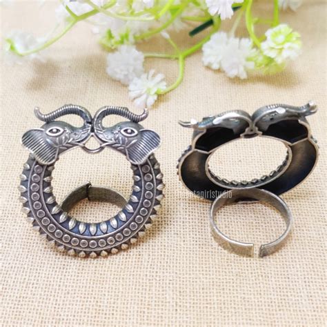 "Cedar Grove" Silver Look Alike Rings – The Beta Girl Jewellery