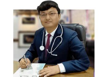 लखनऊ के 3 सर्वश्रेष्ठ हेयर ट्रांसप्लांट सर्जन - विशेषज्ञों की सिफारिशें