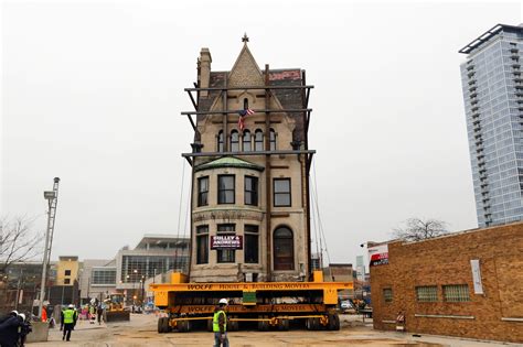 19th-Century Chicago Mansion Moves Down the Block on Prairie Avenue ...
