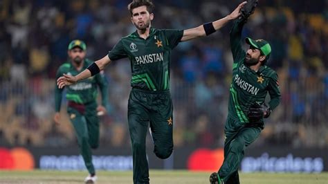 PAK vs BAN, World Cup: Mohammad Rizwan seeks batter's help for DRS ...