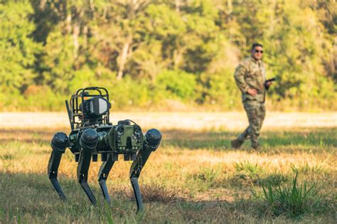 Advanced Military Robots 的图像结果