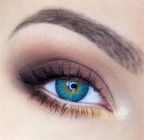 FreshLook ColorBlends Turquoise cosmetic contact lenses. Transform your ...