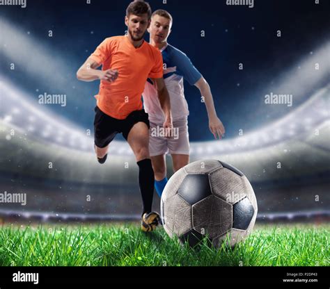 Professional soccer players hi-res stock photography and images - Alamy