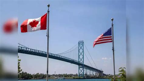 Truck drivers protest on ambassador bridge: Toyota, Ford और Honda के ...