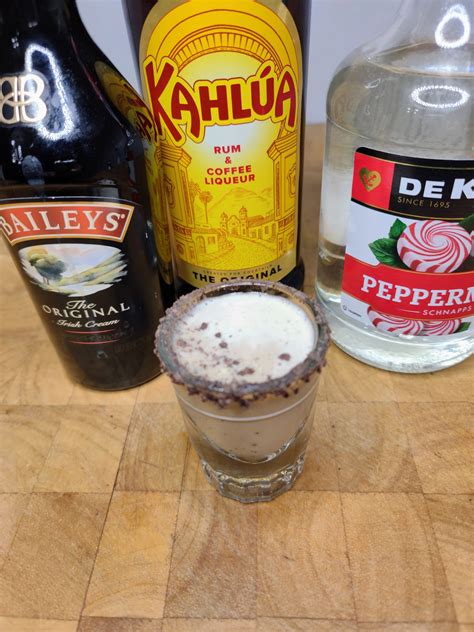 Girl Scout Cookie Shot Recipe | Occasional Cocktails