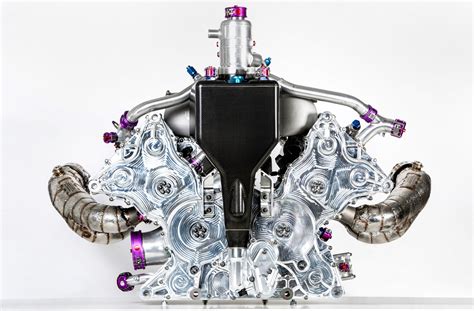 https://images.hgmsites.net/hug/porsche-919-hybrid-lmp1-race-cars-v-4-engine_100546443_h.jpg?utm_source=chatgpt.com