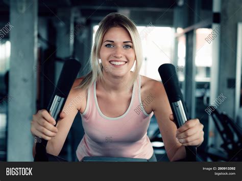 Cycling Exercise Woman 的图像结果