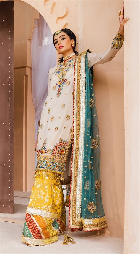 Anaya X Kamiar Rokni · Dhanak Mehndi Collection – HOOR – YourLibaas