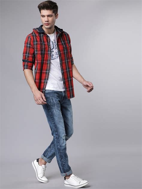 Buy HIGHLANDER Men Red & Navy Blue Slim Fit Checked Hooded Casual Shirt ...