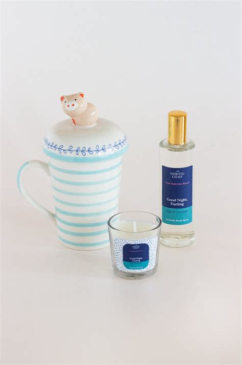 Buy Hugs & Kisses Gift Box Online | Wishing Chair