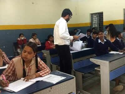 CBSE History class 12 Paper Analysis & Review: Paper was lengthy but ...