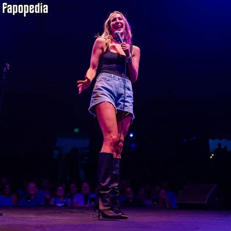 Nikki Glaser Nude Leaks - Photo #8036863 - Fapopedia