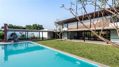 SPASM Architects designs a stunning weekend villa in Alibaug ...