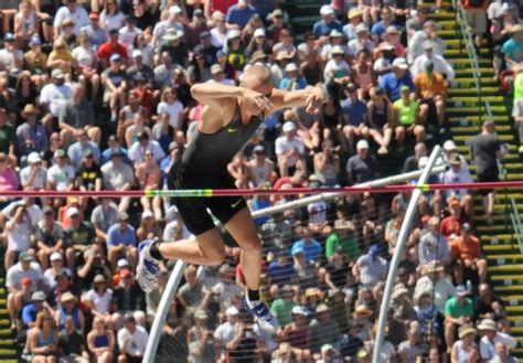 Soldier vaults to US Olympic team, breaks trial record | Article | The ...