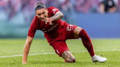 Liverpool team news: Injuries, predicted lineup, debuts and more vs ...