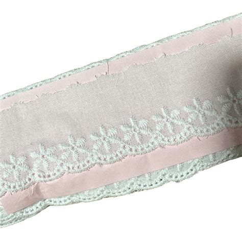 Bordado Inglês 100% Algodão Branco - Largura 3,5cm