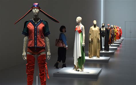 解构三宅一生-日本知名时尚设计大师 - 绝设计-发现绝色之美
