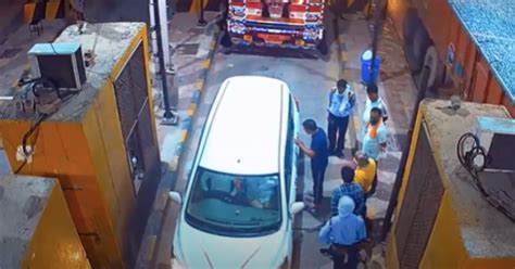 Why India’s VIPs Hate To Pay Toll Tax