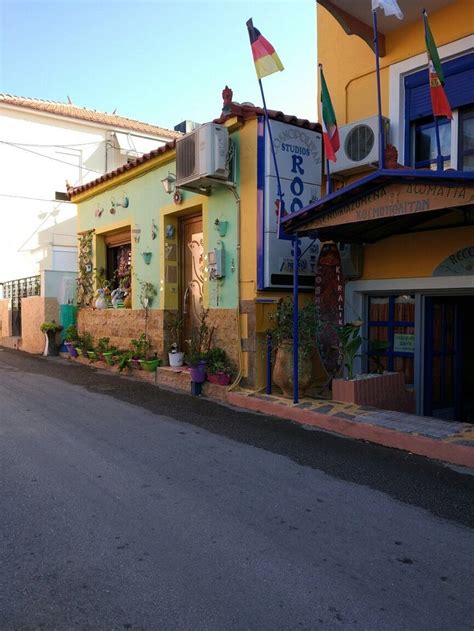 STUDIOS COSMOPOLITAN (Piryoi Thermis) - Apartment Reviews, Photos, Rate ...