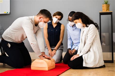 Simple CPR Training 的图像结果