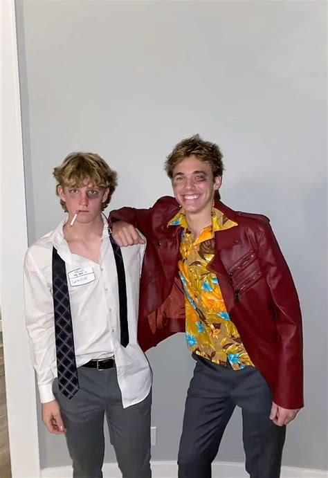 Pin by ANA on DISFRACES | Mens halloween costumes, Duo halloween ...