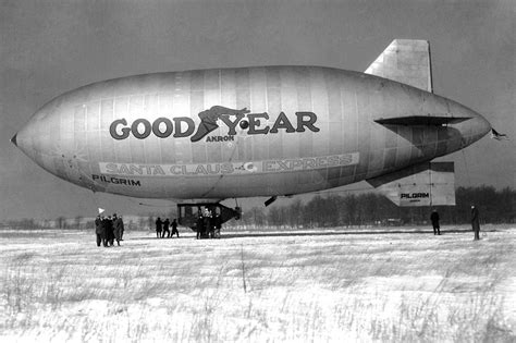 Great Photo of Goodyear Blimp "Resolute" | Airships.net
