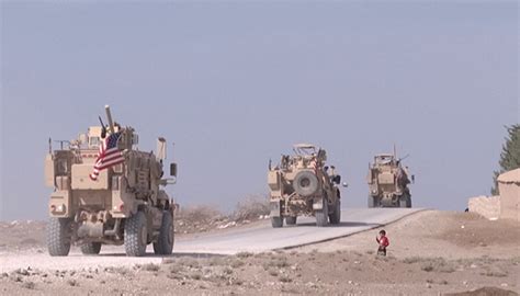 美军在叙利亚偷油细节披露：每天数十辆油罐车运出境