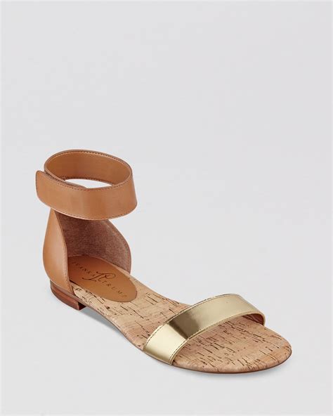 Flat Sandals With Straps