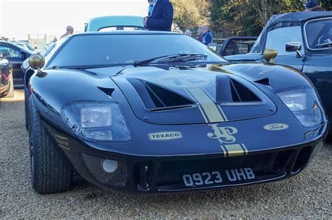 [Ford GT40 Replica] I know GT40 kit cars aren’t exactly rare but this seems to be a little more ...