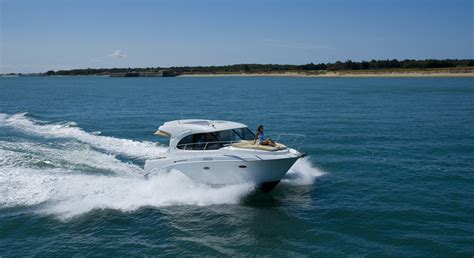 Bateau à moteur Antares In Bord 30 S - Bateau Yacht Beneteau