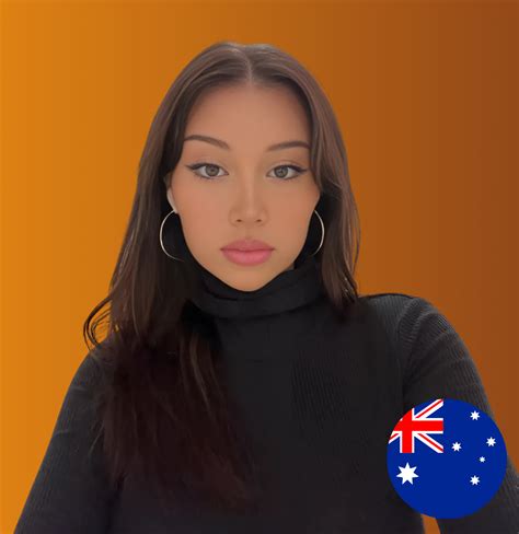 Qui est Mikaela Testa ? - Favikon