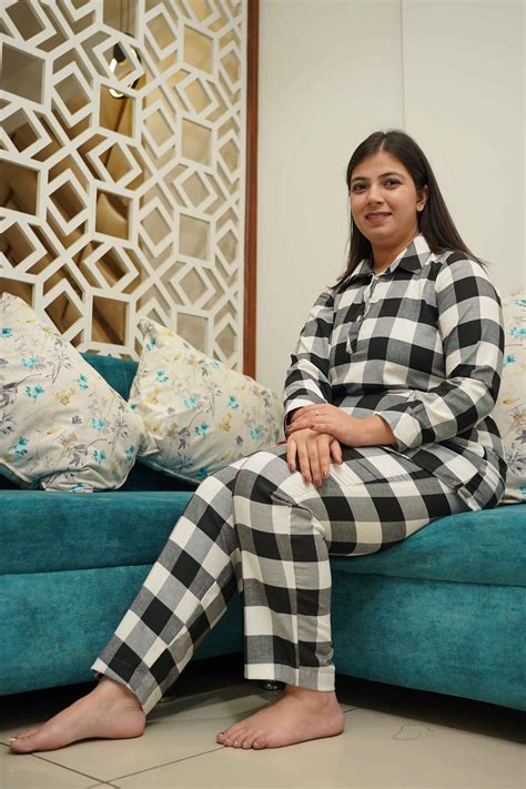 Classic Plaid Woollen Night Suit - Apella