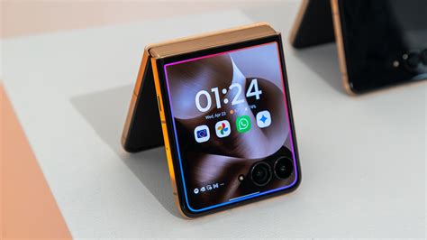 Clicks Keyboard on the Moto Razr Ultra 2025 is a throwback to simpler ...