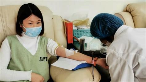 这个熊猫血爱心群9年献血4.9万毫升_凤凰网视频_凤凰网
